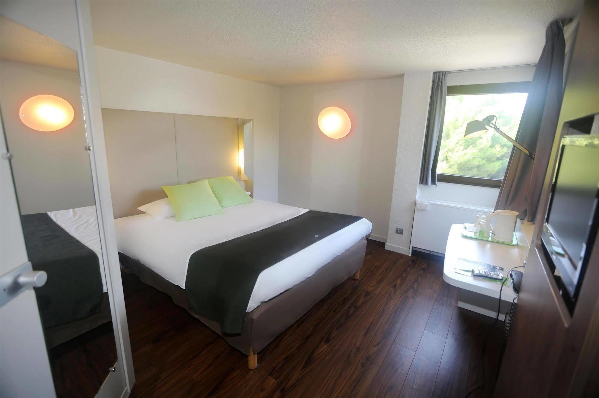 Hotel Campanile אנטיב מראה חיצוני תמונה